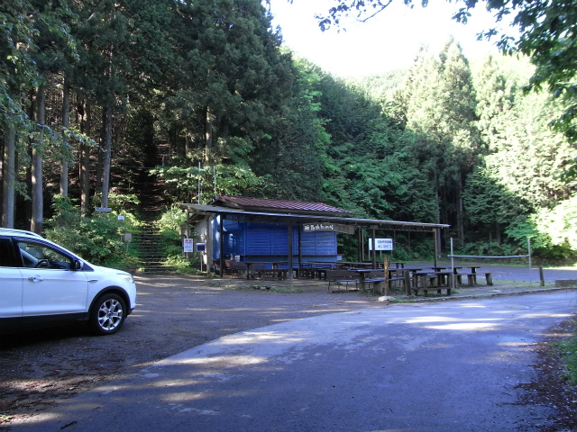 陣馬山 生藤山の登山口 和田峠の駐車場情報 陣馬山 生藤山の登山口 和田峠の駐車場情報