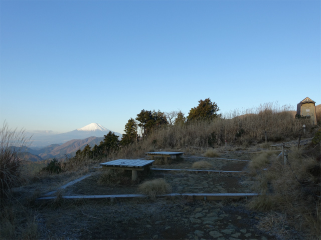 塔ノ岳(丹沢表尾根) 登山口コースガイド 烏尾山山頂【登山口ナビ】