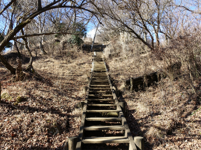三ノ塔(二ノ塔尾根)登山口コースガイド 三ノ塔階段【登山口ナビ】