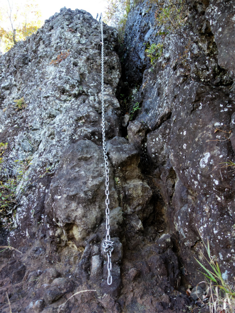 表妙義・金洞山（中ノ岳～鷹戻し～相馬岳） 登山口コースガイド 山頂直下2段15mの鎖場上段【登山口ナビ】