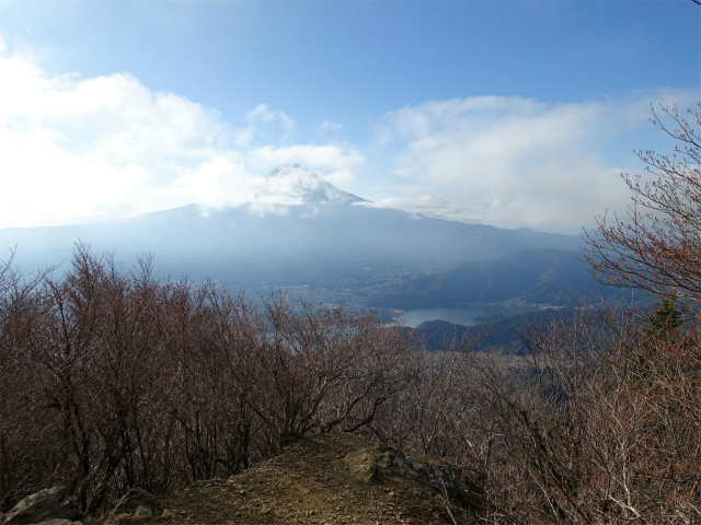 御坂黒岳(新御坂トンネル河口湖口)岩場の展望台直下の展望台 【登山口コースガイド】