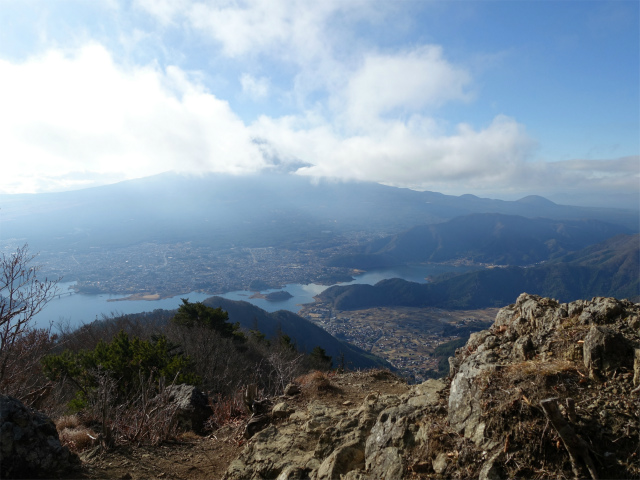 御坂黒岳(新御坂トンネル河口湖口)岩場の展望台 【登山口コースガイド】