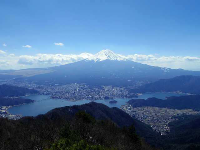 富士山が良く見える山 登山口コースガイド 御坂黒岳山頂【登山口ナビ】