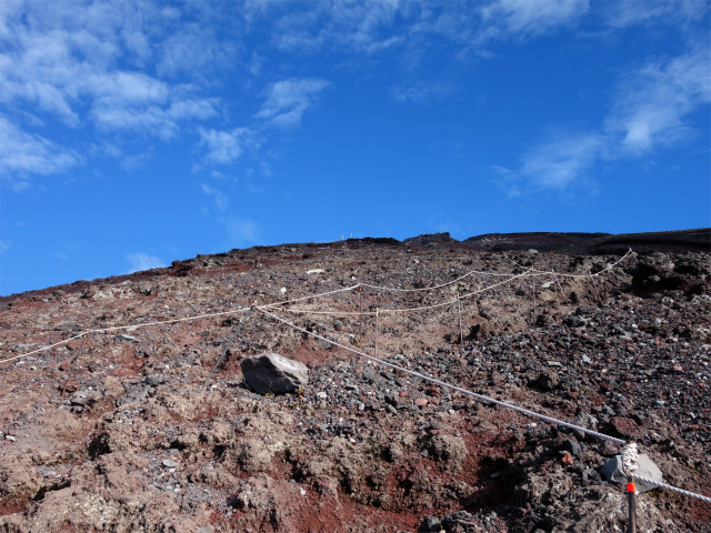 富士山 剣ヶ峰~お鉢巡り(富士宮ルート/無雪期日帰り)登山口コースガイド 表口九合目までの登山道【登山口ナビ】