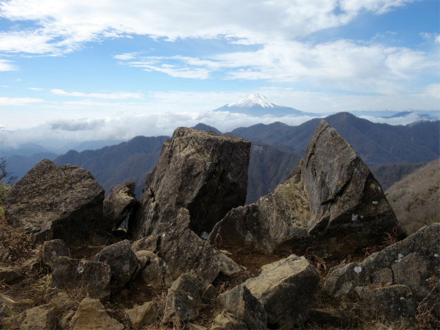 蛭ヶ岳(白馬尾根~鬼ヶ岩)コースガイド 鬼ヶ岩からの富士山【登山口ナビ】
