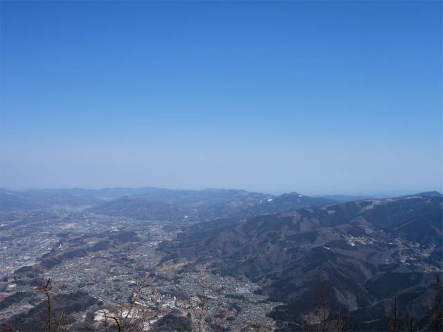 武甲山（表参道コース） 登山口コースガイド 山頂から秩父の街並み【登山口ナビ】