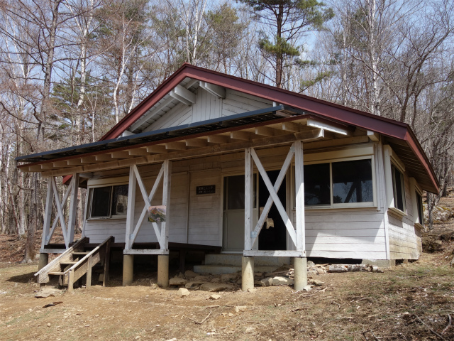乾徳山（銀晶水・徳和コース）登山口コースガイド 国師ヶ原高原ヒュッテ【登山口ナビ】