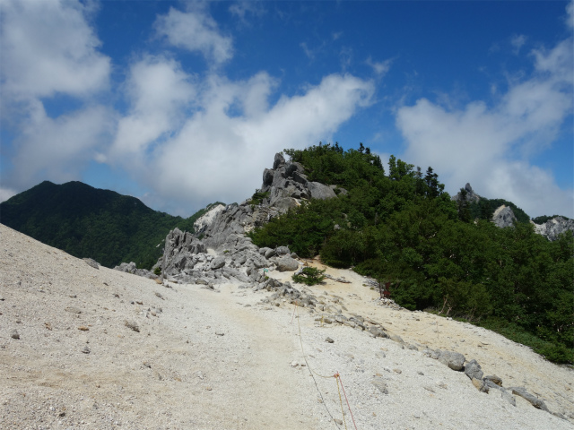 鳳凰三山（夜叉神峠～砂払岳）登山口コースガイド 鳳凰小屋分岐【登山口ナビ】