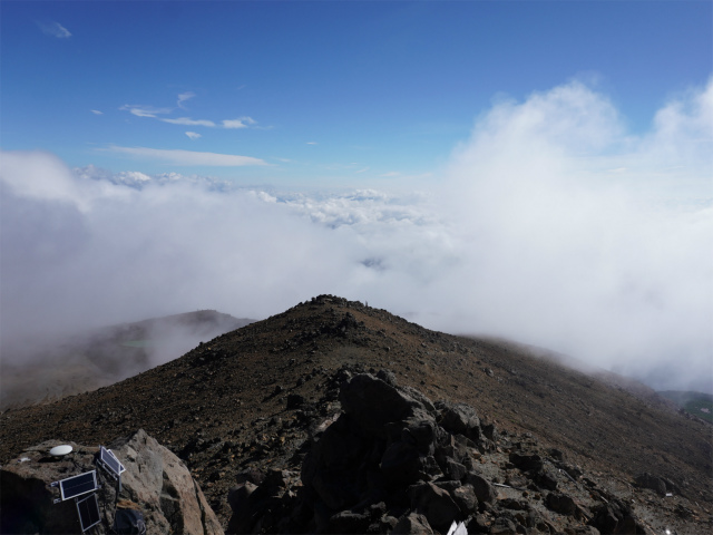 御嶽山・剣ヶ峰（黒沢口登山道） 登山口コースガイド 剣ヶ峰山頂からの乗鞍岳の眺望【登山口ナビ】