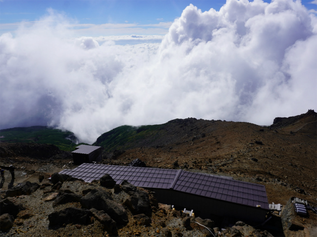 御嶽山・剣ヶ峰（黒沢口登山道） 登山口コースガイド 剣ヶ峰山頂からの中央アルプスの眺望【登山口ナビ】
