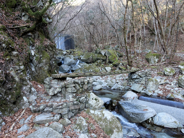 畦ヶ丸(西丹沢ビジターセンター~下棚・本棚) 登山口コースガイド 木橋【登山口ナビ】