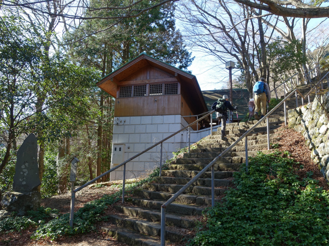 大山(表参道~見晴台周回)登山口コースガイド 大山公衆トイレ【登山口ナビ】