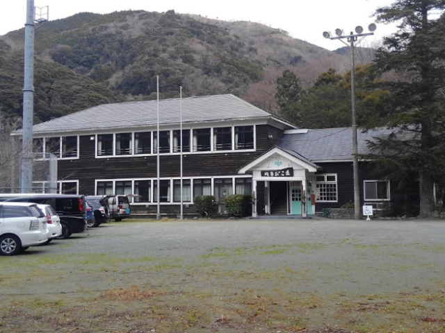 丹野平の登山口 西伊豆町営 にしいずちょうえい やまびこ荘の駐車場情報