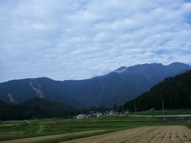 八海山（薬師岳～八ツ峰～入道岳）【登山口コースガイド】