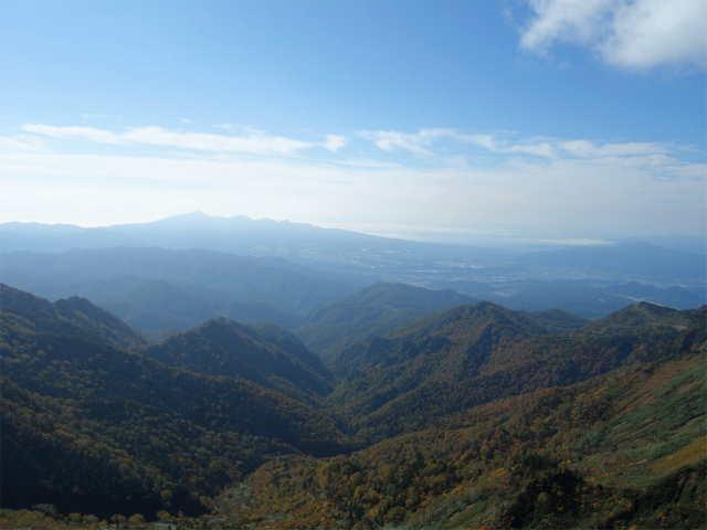 武尊山(不動岳~川場剣ヶ峰)登山口コースガイド 武尊山山頂から赤城山の眺望【登山口ナビ】