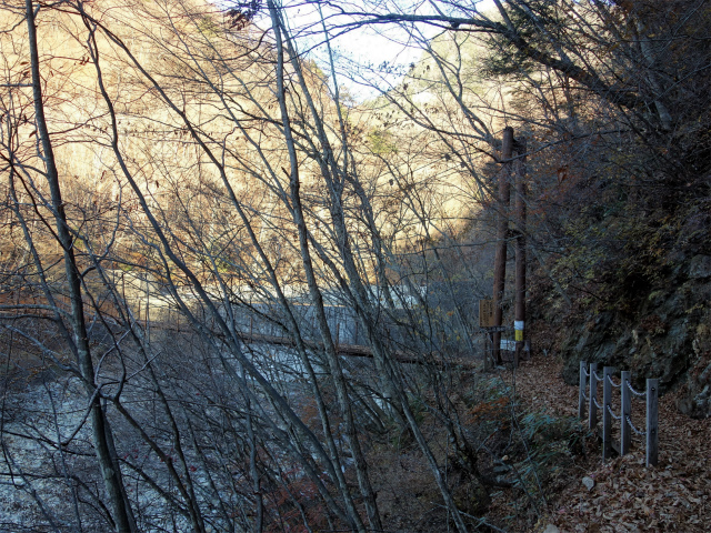 西沢渓谷（渓谷歩道～旧森林軌道周回）登山口コースガイド 二俣吊橋【登山口ナビ】