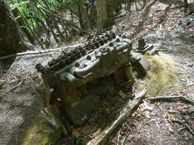 黒金山（西沢渓谷～牛首のタル） 登山口コースガイド ディーゼル機関車エンジン【登山口ナビ】