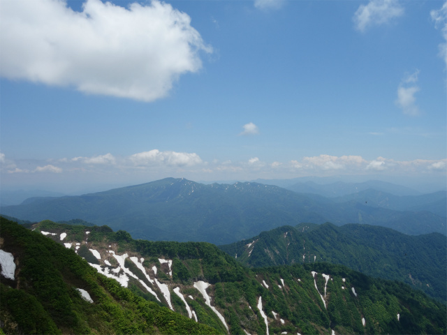 守門岳（保久礼コース）登山口コースガイド 袴岳山頂から浅草岳の眺望【登山口ナビ】