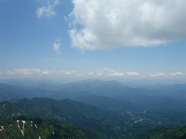 守門岳（保久礼コース）登山口コースガイド 袴岳山頂から越後駒ヶ岳の眺望【登山口ナビ】