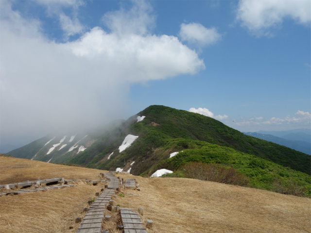 守門岳（保久礼コース）登山口コースガイド 青雲岳山頂の木道【登山口ナビ】