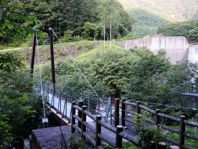 農鳥岳（奈良田～大門沢～西農鳥岳）登山口コースガイド 吊橋【登山口ナビ】