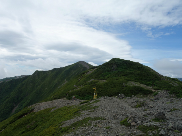 農鳥岳（奈良田～大門沢～西農鳥岳）登山口コースガイド 下降点分岐からの広河内岳【登山口ナビ】