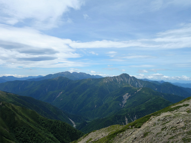 農鳥岳（奈良田～大門沢～西農鳥岳）登山口コースガイド 西農鳥岳山頂からの塩見岳・荒川岳【登山口ナビ】