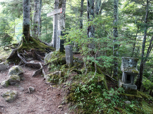 鳳凰三山（御座石鉱泉～燕頭山コース）登山口コースガイド 旭嶽石柱【登山口ナビ】