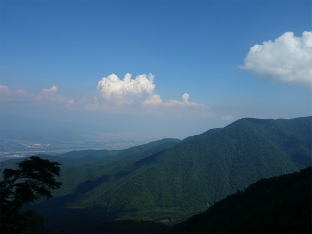 鳳凰三山（御座石鉱泉～燕頭山コース）登山口コースガイド 崩落斜面上部からの御所山【登山口ナビ】