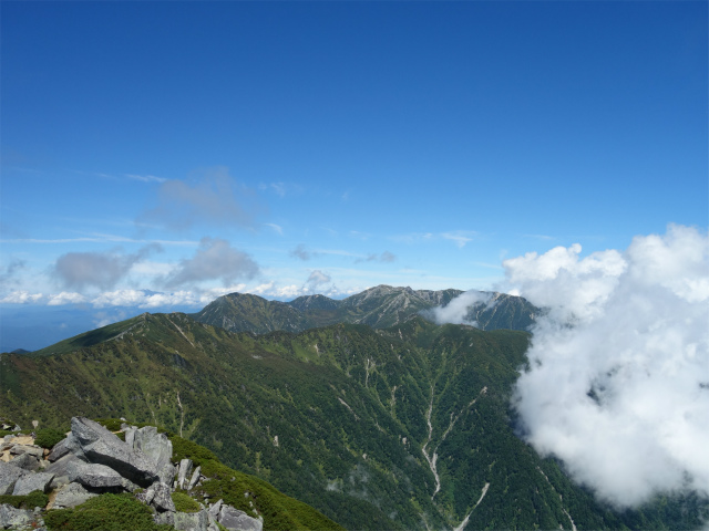 空木岳（池山尾根ルート）登山口コースガイド 空木岳山頂から木曽駒ヶ岳の眺望【登山口ナビ】