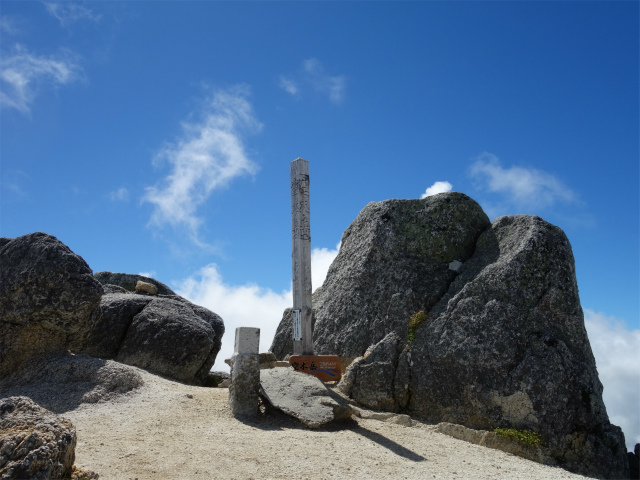 空木岳（池山尾根ルート）登山口コースガイド 空木岳山頂標【登山口ナビ】