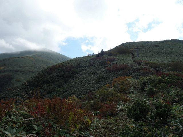 巻機山（裏巻機新道～割引岳）登山口コースガイド 牛ヶ岳【登山口ナビ】