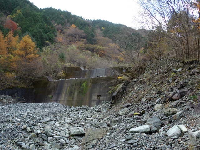 蛭ヶ岳（地蔵尾根～地蔵平）登山口コースガイド 彦右エ門沢堰堤【登山口ナビ】