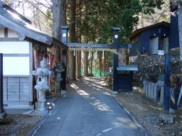 七面山（北参道～希望峰）登山口コースガイド 黒い山門【登山口ナビ】