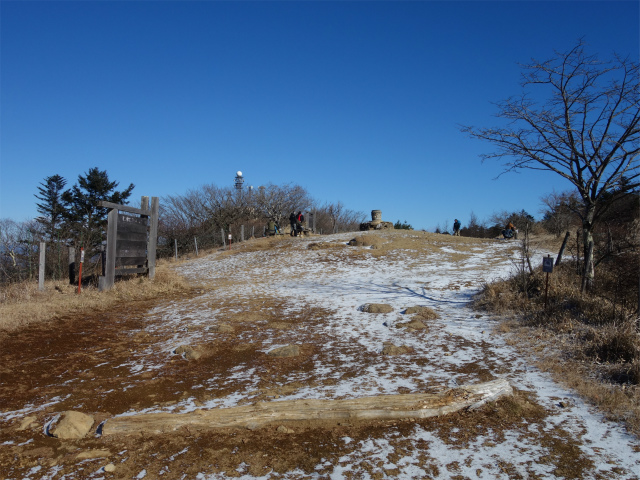 三ツ峠山（天上山・府戸尾根）登山口コースガイド 開けた稜線【登山口ナビ】