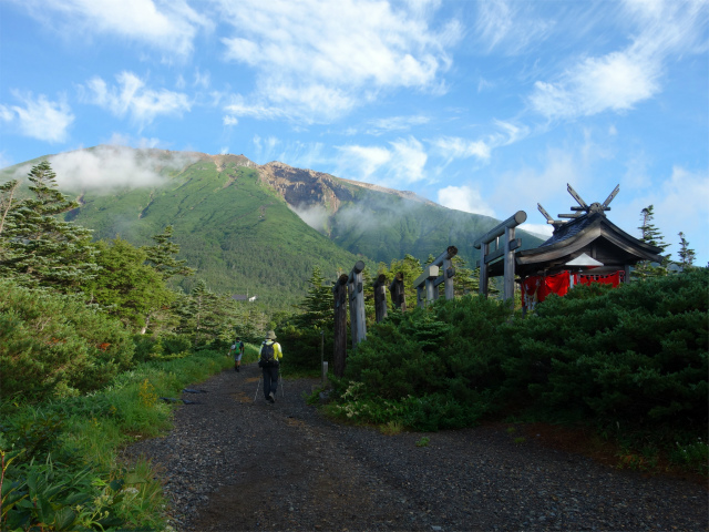 御嶽山・剣ヶ峰（田の原～王滝口登山道）登山口コースガイド 田の原大黒天【登山口ナビ】