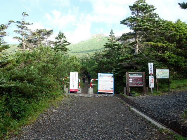 御嶽山・剣ヶ峰（田の原～王滝口登山道）登山口コースガイド 登山道入口【登山口ナビ】