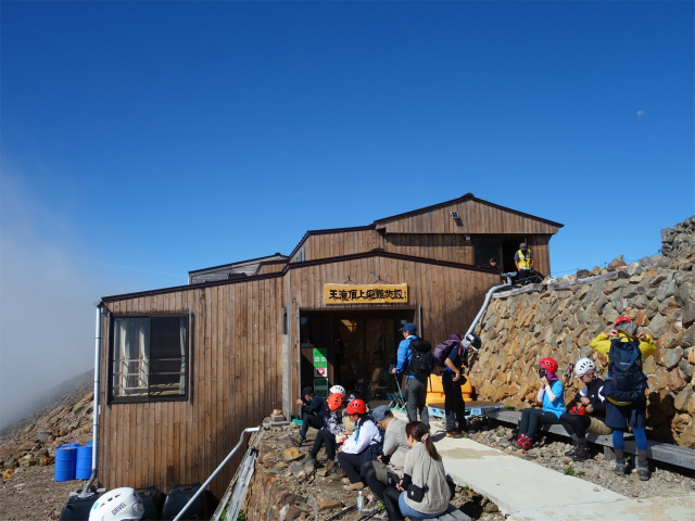 御嶽山・剣ヶ峰（田の原～王滝口登山道）登山口コースガイド 王滝頂上避難施設【登山口ナビ】