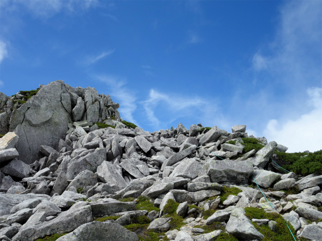 木曽駒ヶ岳(桂小場・西駒ルート)登山口コースガイド 山頂直下の岩場【登山口ナビ】