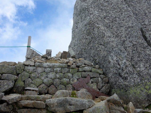 木曽駒ヶ岳(桂小場・西駒ルート)登山口コースガイド 中岳山頂【登山口ナビ】