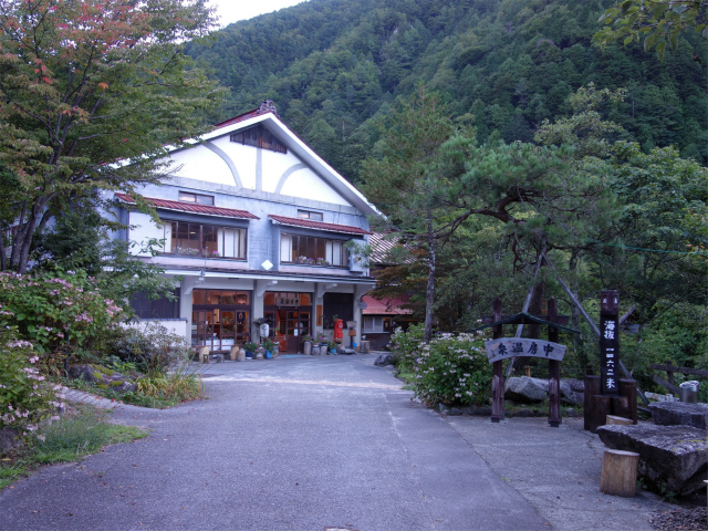 燕岳(中房登山口~東沢乗越)登山口コースガイド 中房温泉【登山口ナビ】