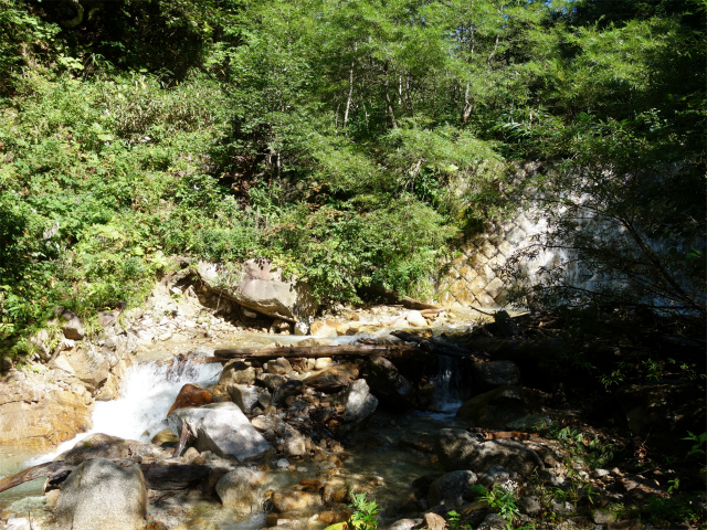 燕岳(中房登山口~東沢乗越)登山口コースガイド 右岸へ渡渉【登山口ナビ】