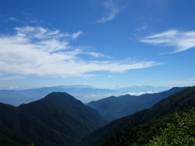 燕岳(中房登山口~東沢乗越)登山口コースガイド 砂礫の斜面からの八ヶ岳・富士山・南アルプスの眺望【登山口ナビ】