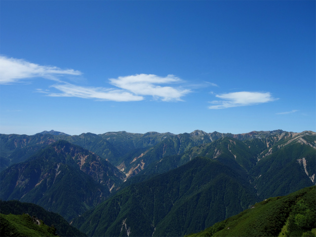 燕岳(中房登山口~東沢乗越)登山口コースガイド 奥北燕平からの裏銀座・双六岳~鷲羽岳の眺望【登山口ナビ】