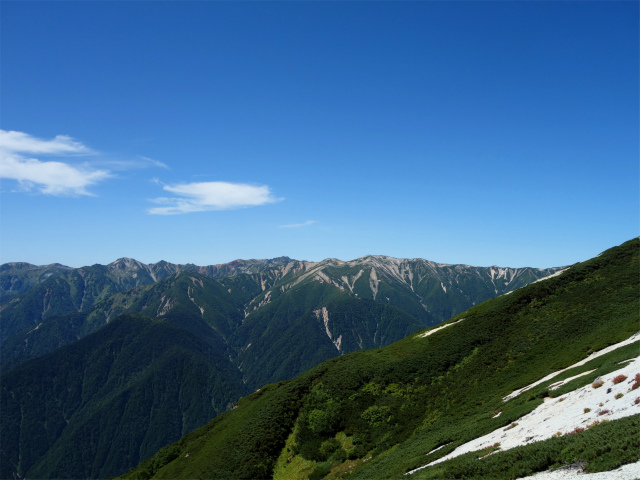 燕岳(中房登山口~東沢乗越)登山口コースガイド 奥北燕平からの裏銀座・野口五郎岳の眺望【登山口ナビ】