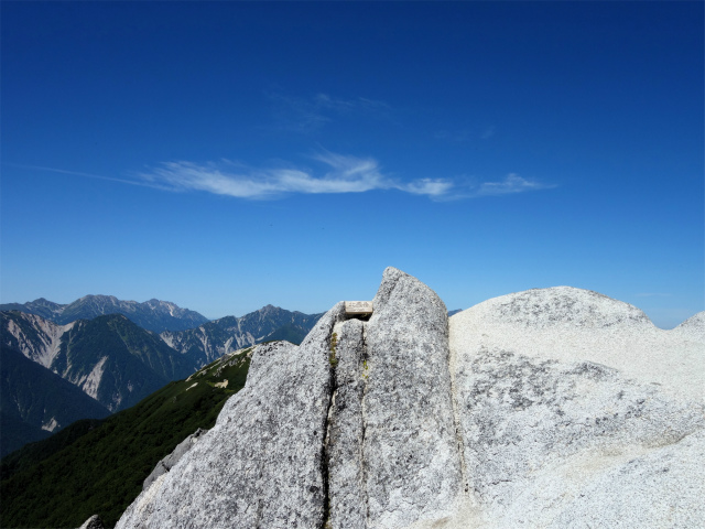 燕岳(中房登山口~東沢乗越)登山口コースガイド 北燕岳山頂【登山口ナビ】