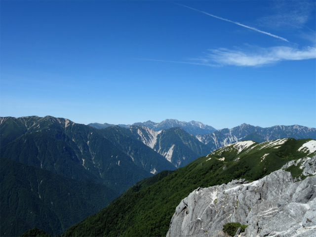 燕岳(中房登山口~東沢乗越)登山口コースガイド 北燕岳山頂から後立山連峰や鹿島槍ヶ岳の眺望【登山口ナビ】