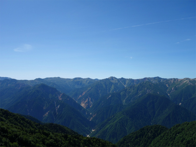 燕岳（中房登山口～合戦尾根）登山口コースガイド 燕山荘から双六岳の眺望【登山口ナビ】