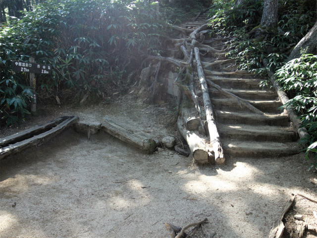 燕岳（中房登山口～合戦尾根）登山口コースガイド 第三ベンチ【登山口ナビ】