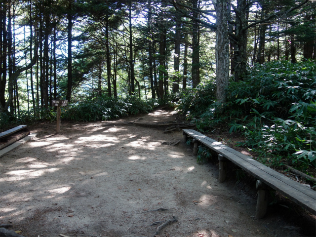 燕岳（中房登山口～合戦尾根）登山口コースガイド 第二ベンチ【登山口ナビ】